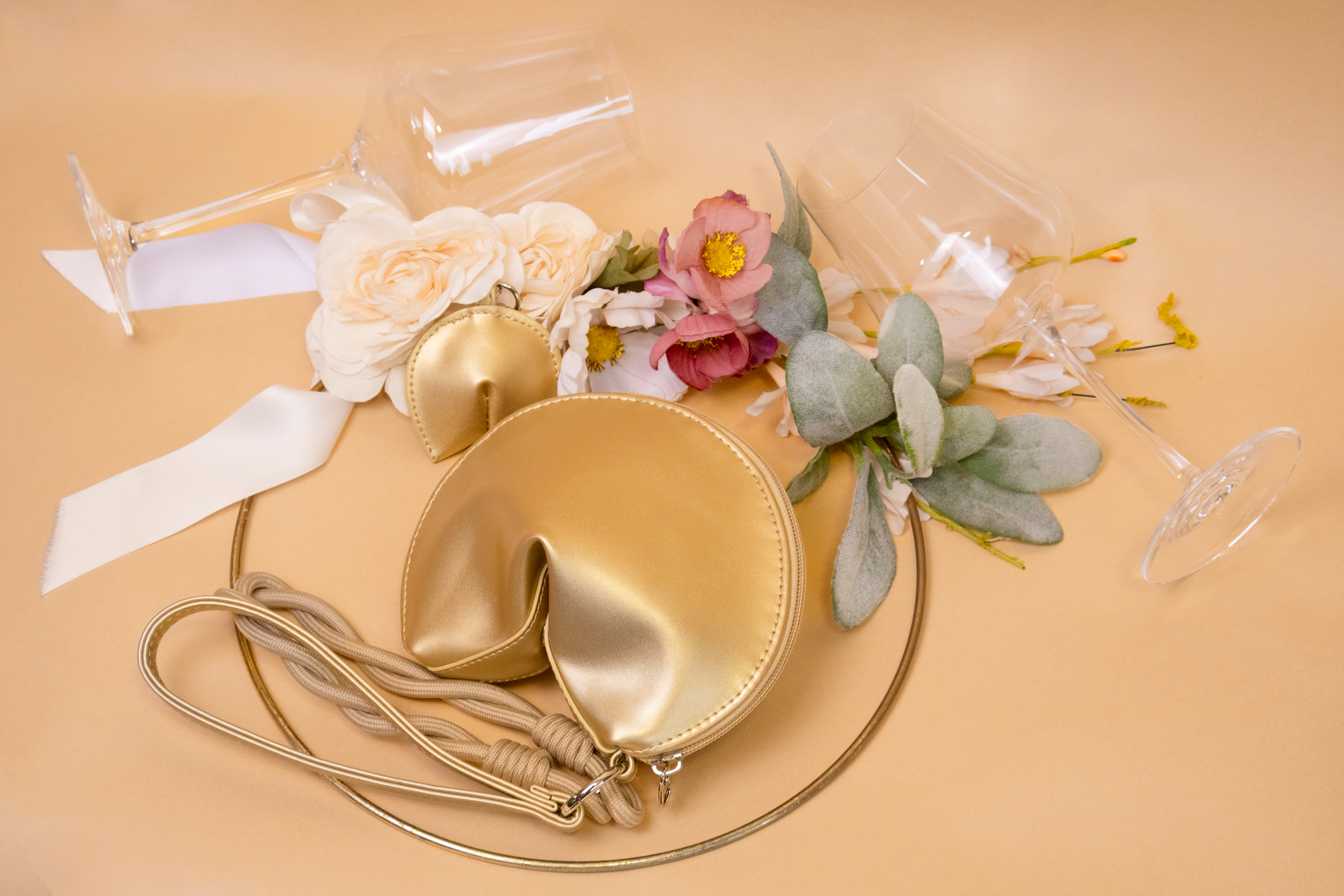LW_Wedding_Collection_Gold_Ring_4.png
